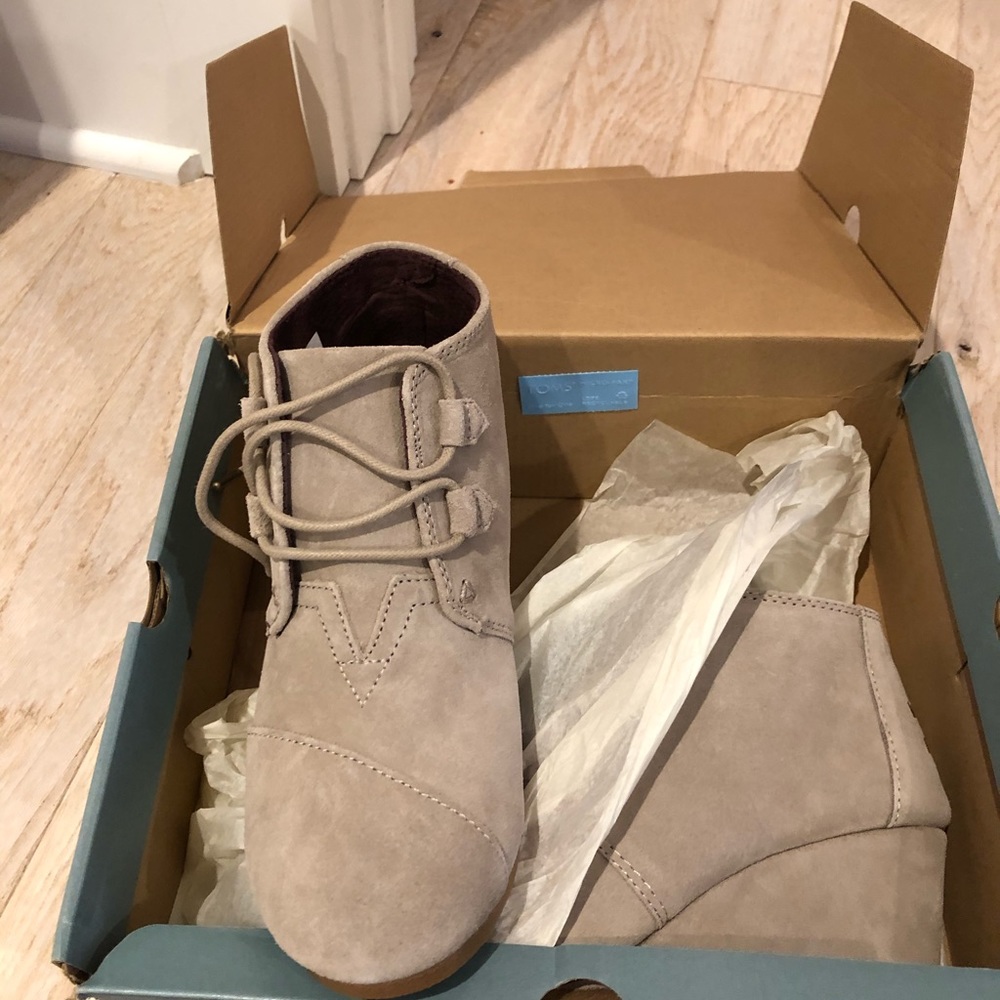 Toms Lace-up Kala Bootie in Desert Taupe